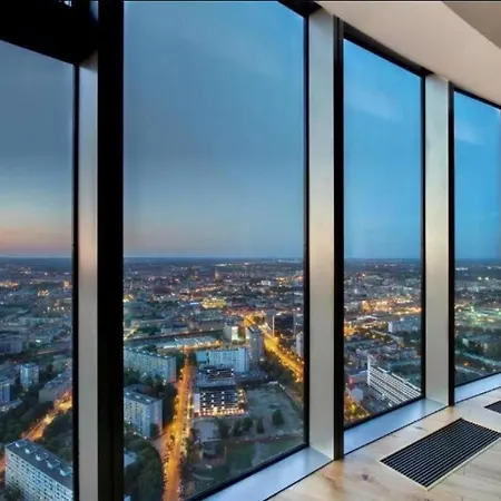 Hanza Tower City 22 Pool & Jacussi Appartement